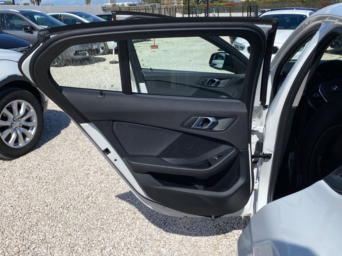 BMW Serie 1 116d 2.0 116CV cat 5 porte Attiva DPF (12)