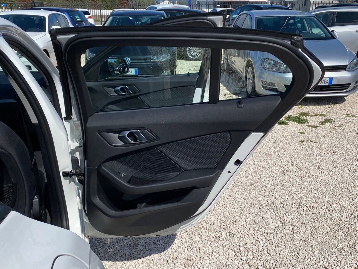 BMW Serie 1 116d 2.0 116CV cat 5 porte Attiva DPF (16)