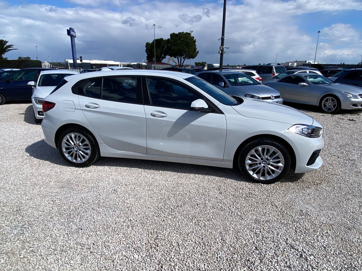 BMW Serie 1 116d 2.0 116CV cat 5 porte Attiva DPF (2)