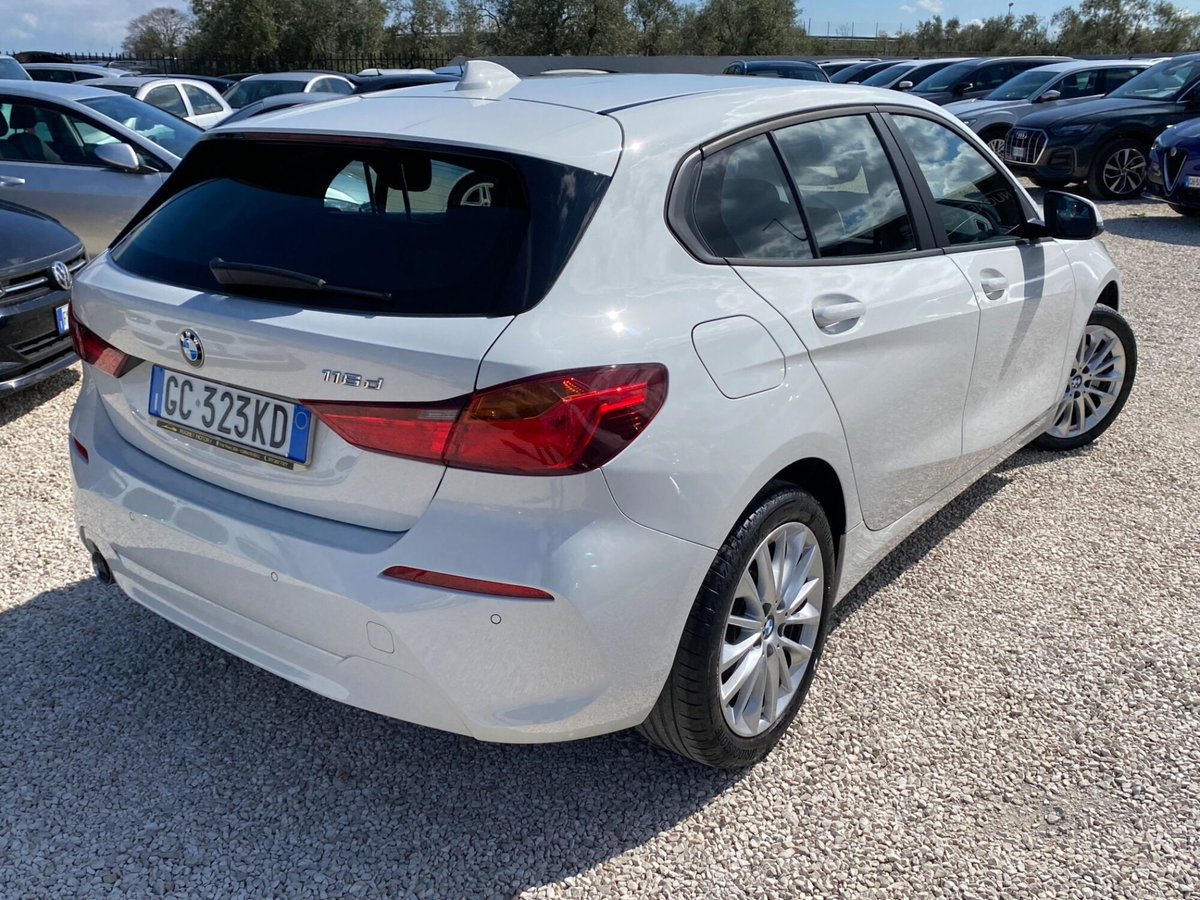 BMW Serie 1 116d 2.0 116CV cat 5 porte Attiva DPF (3)