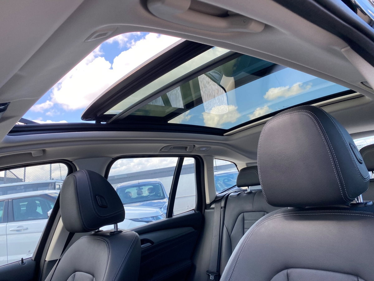 BMW X3 sDrive18d Luxury (11)