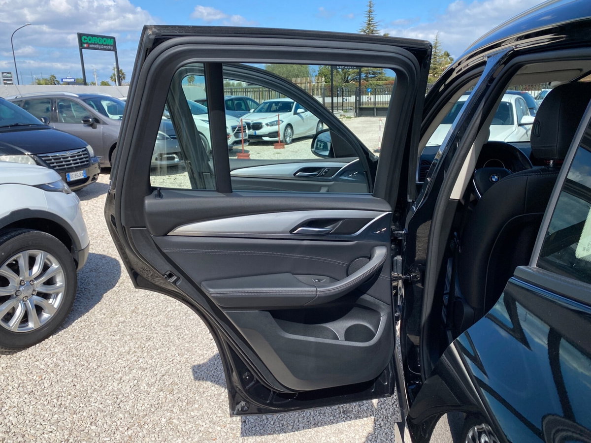 BMW X3 sDrive18d Luxury (13)