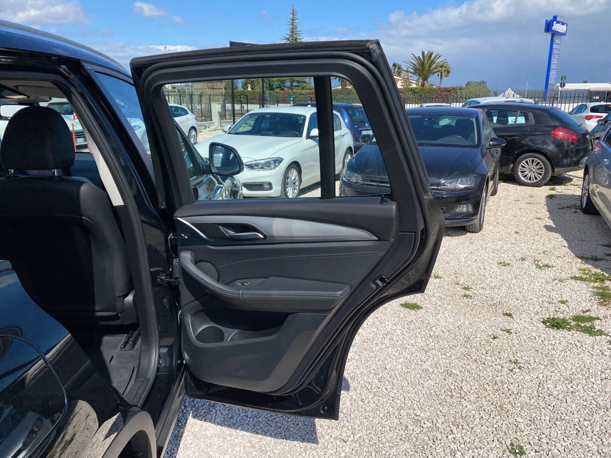 BMW X3 sDrive18d Luxury (14)