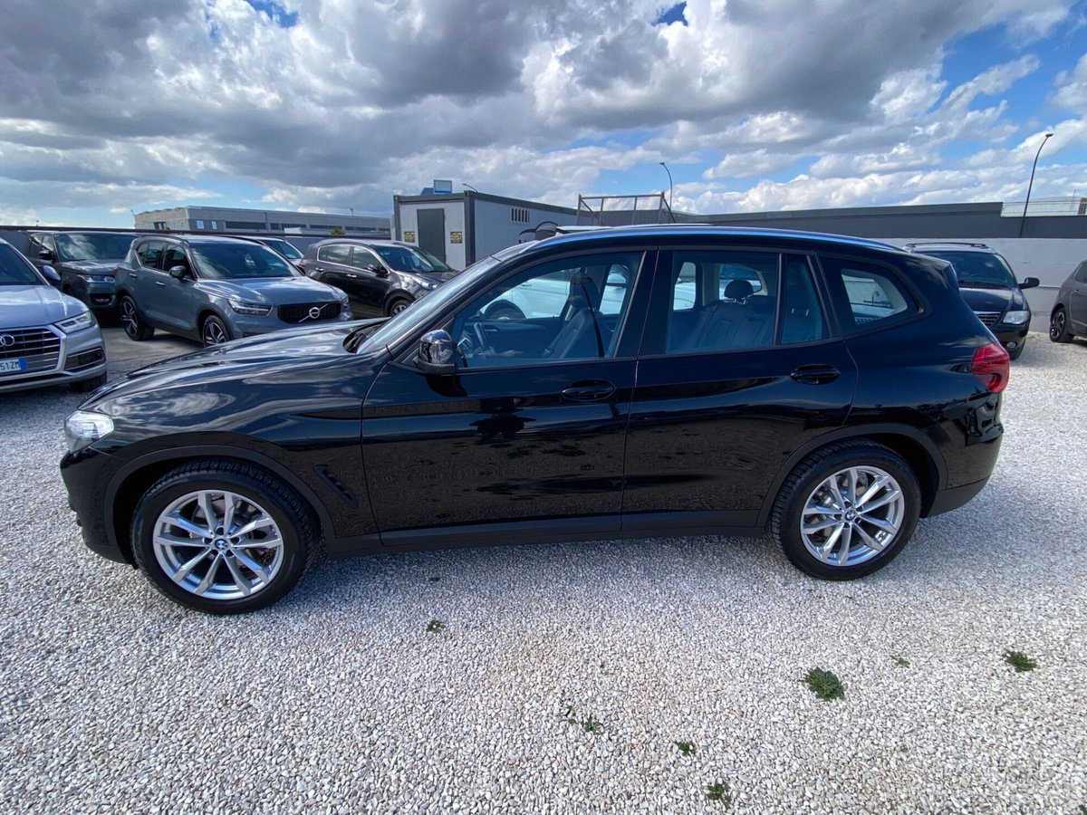 BMW X3 sDrive18d Luxury (2)