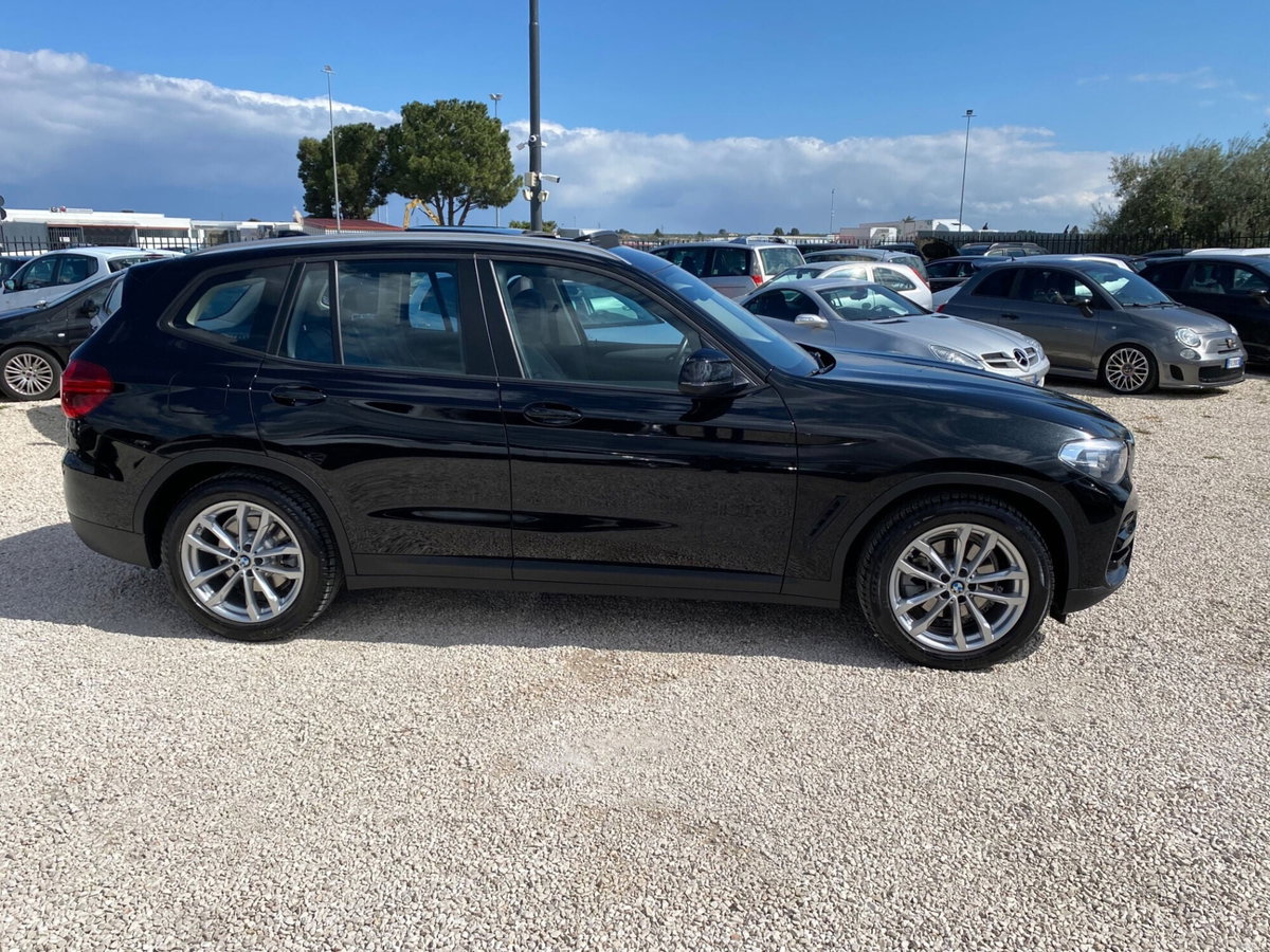 BMW X3 sDrive18d Luxury (6)