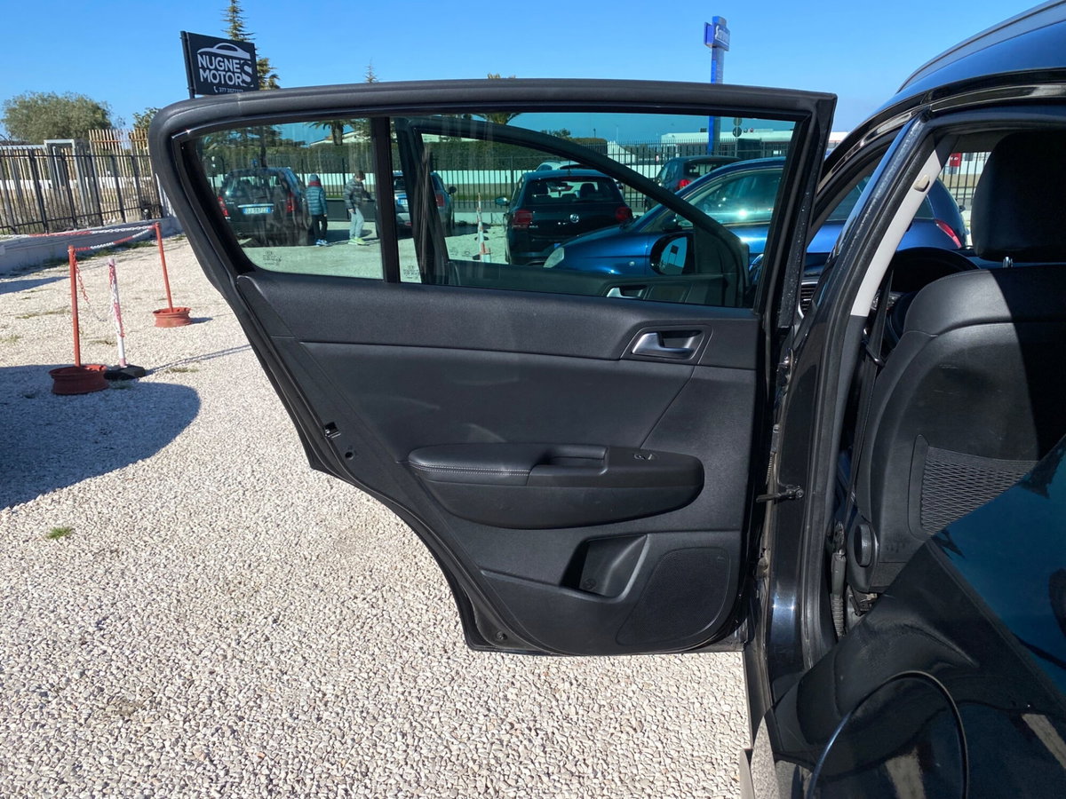 Kia Sportage 1.7 CRDI 2WD Style (11)