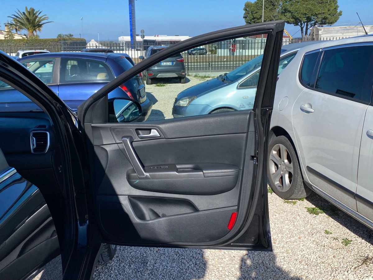 Kia Sportage 1.7 CRDI 2WD Style (15)