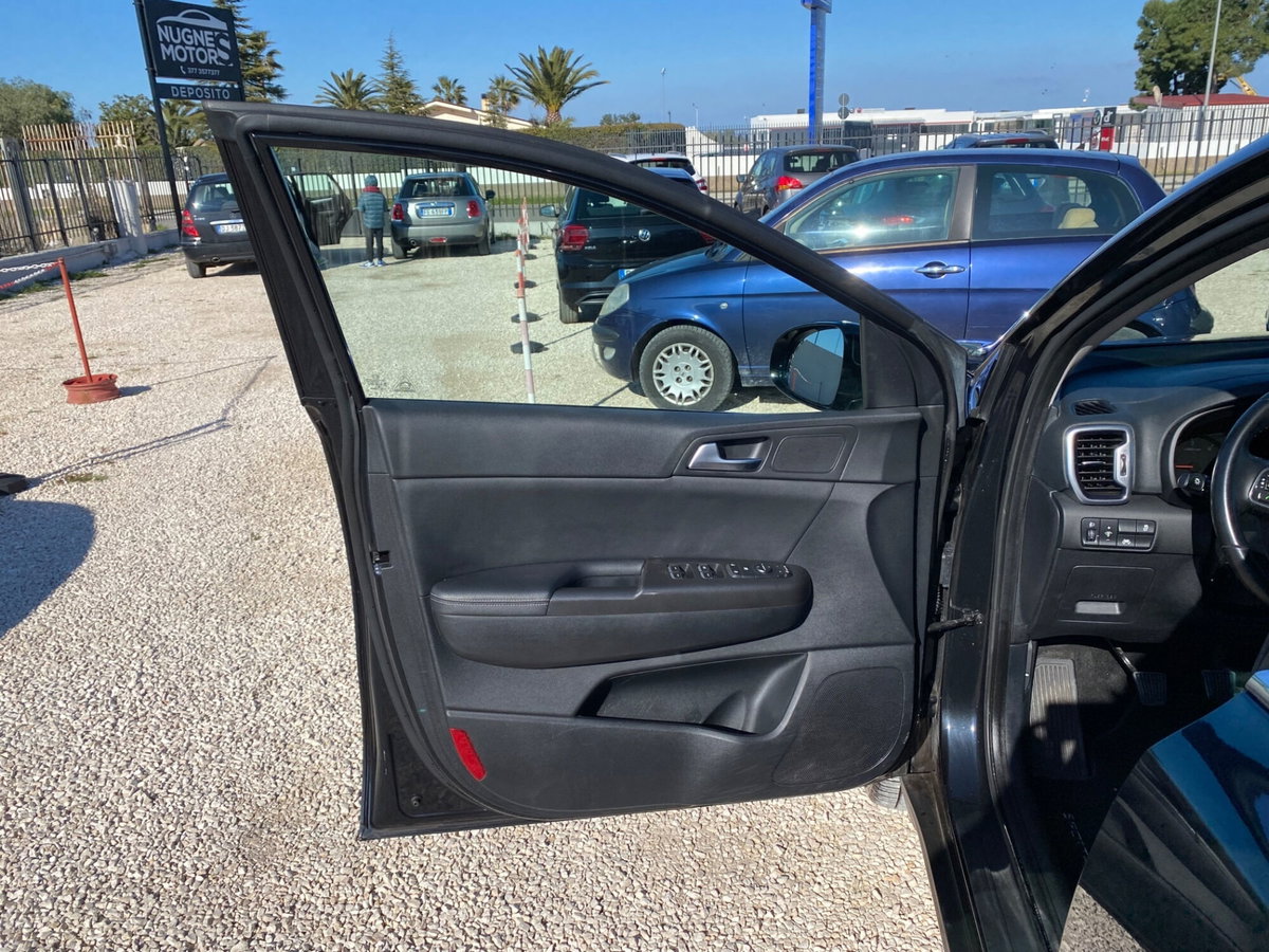 Kia Sportage 1.7 CRDI 2WD Style (9)