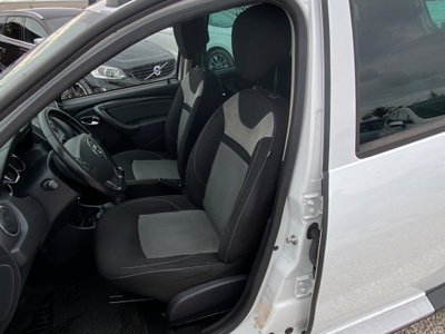 Dacia Duster 1.5 dCi 110CV 4x2 Prestige (16)