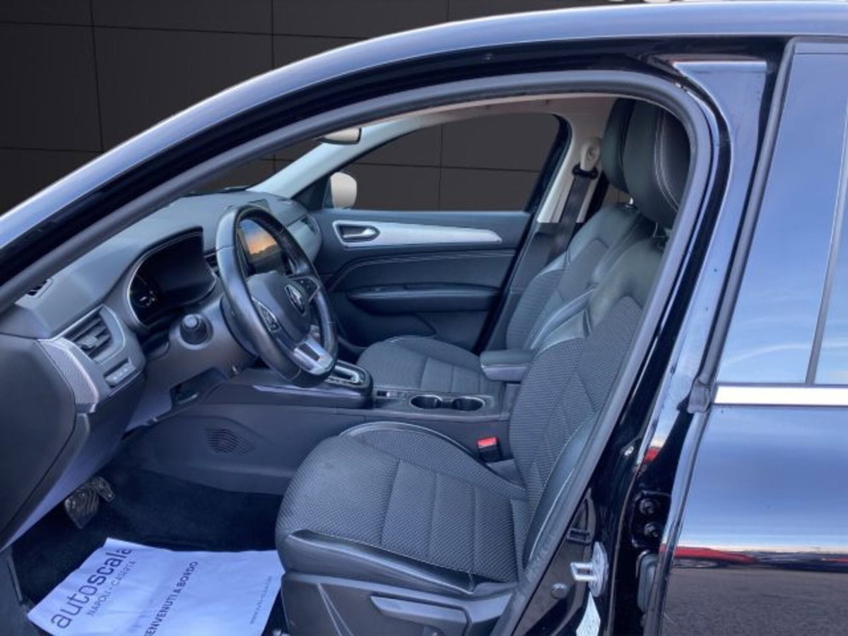 Renault Arkana E-Tech 145 CV Intens (9)