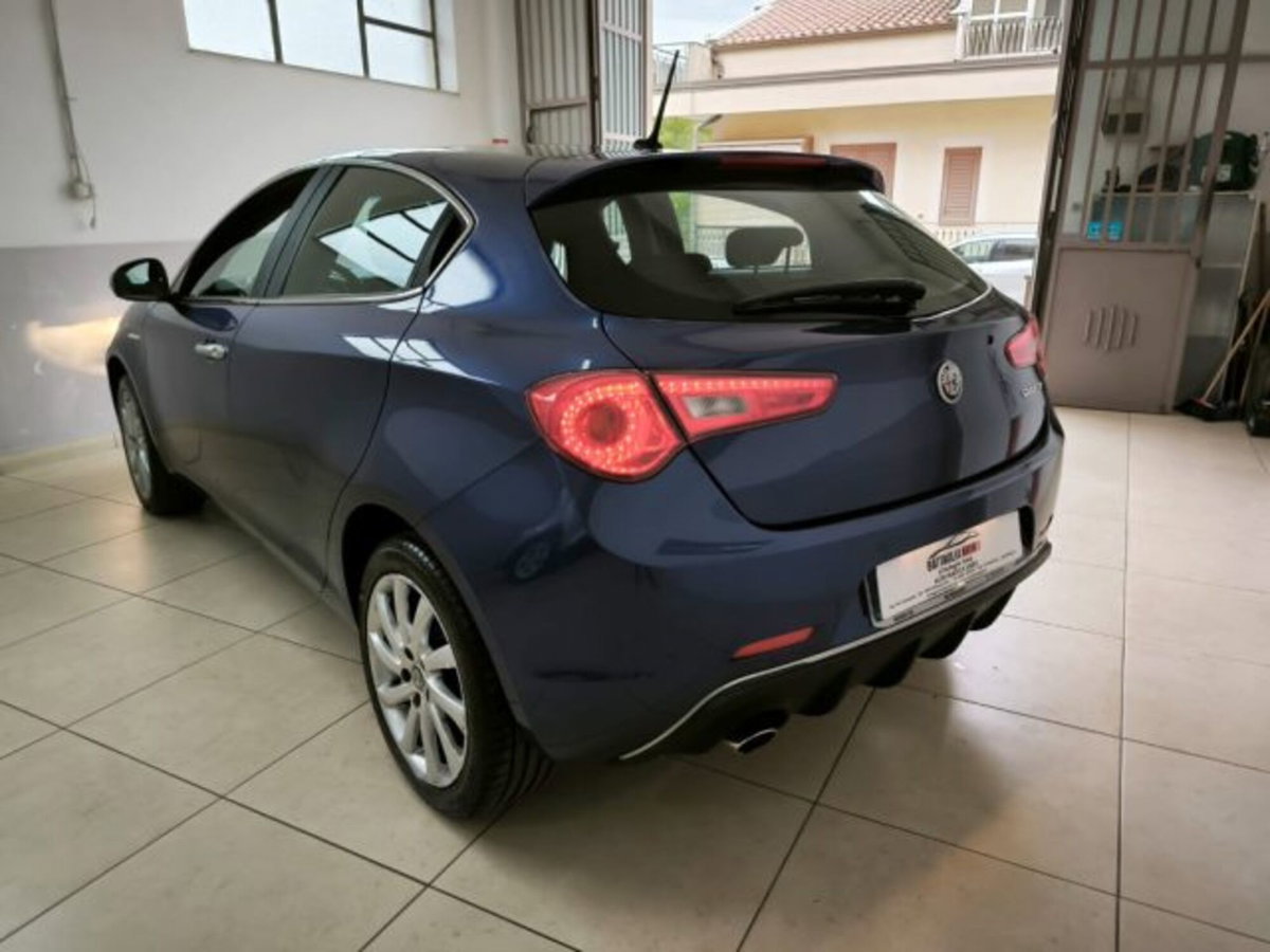 Alfa Romeo Giulietta 1.6 JTDm Super 120cv (4)