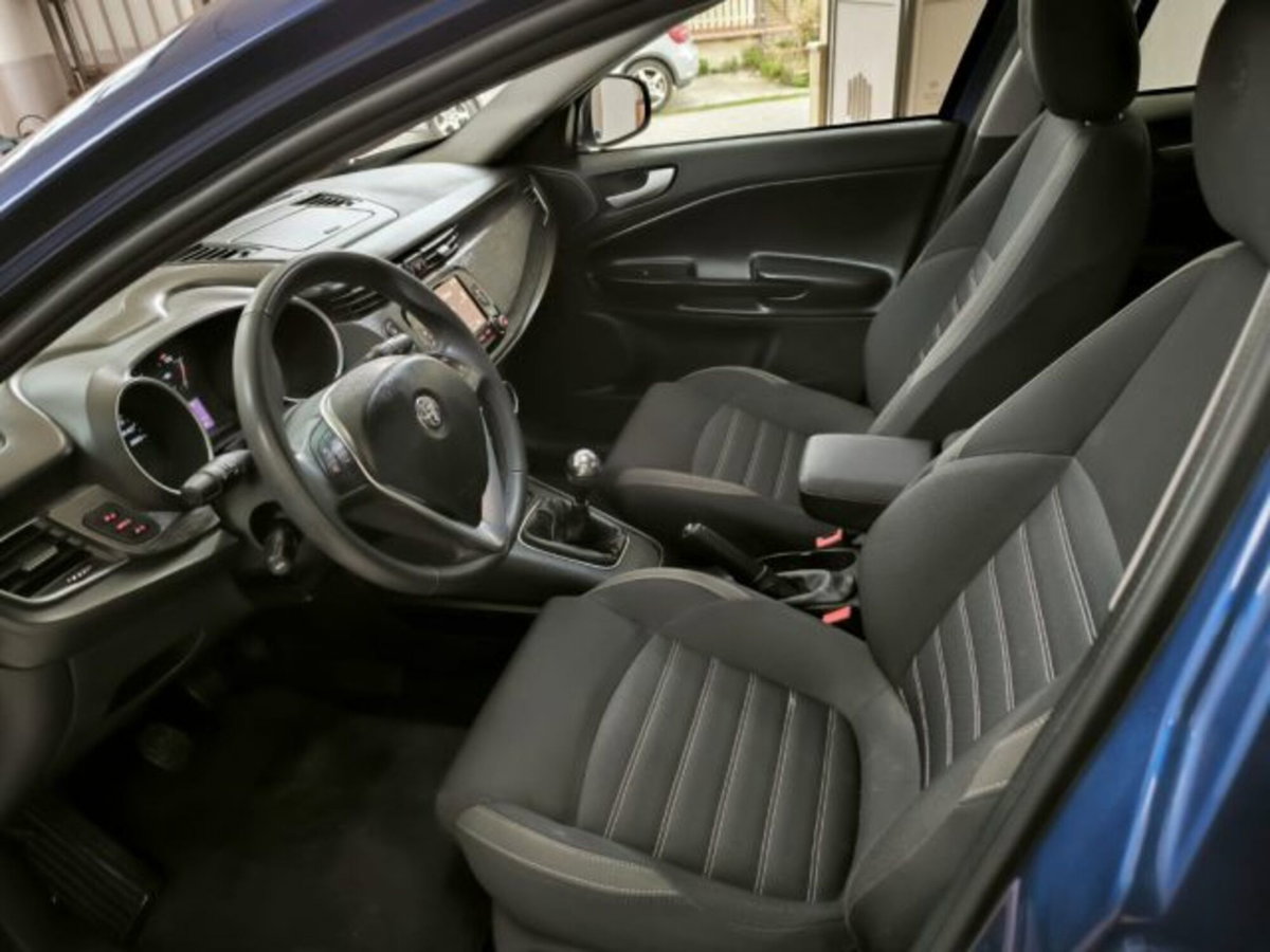 Alfa Romeo Giulietta 1.6 JTDm Super 120cv (5)