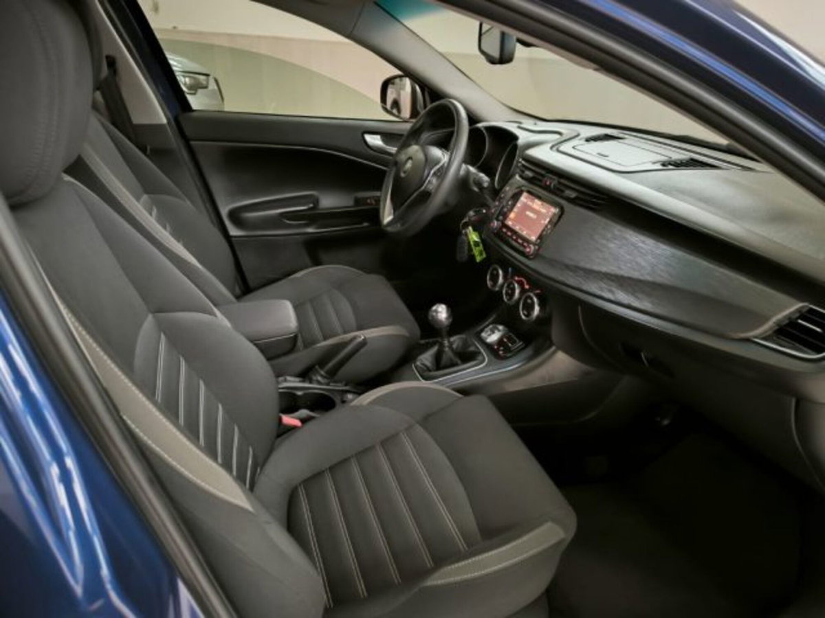 Alfa Romeo Giulietta 1.6 JTDm Super 120cv (6)