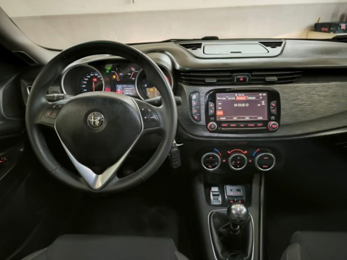 Alfa Romeo Giulietta 1.6 JTDm Super 120cv (7)