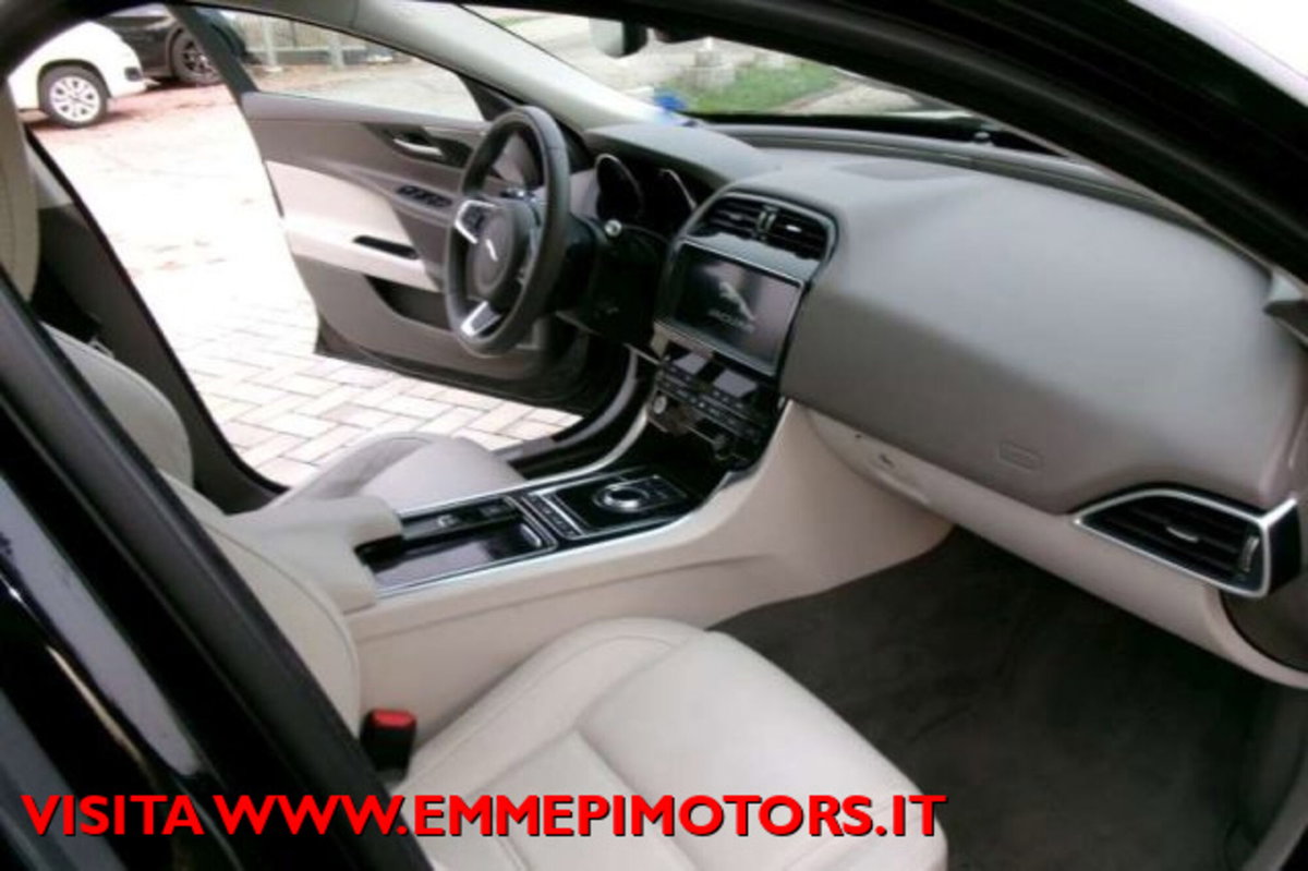 Jaguar XE 2.0 D 180 CV aut. Prestige (12)