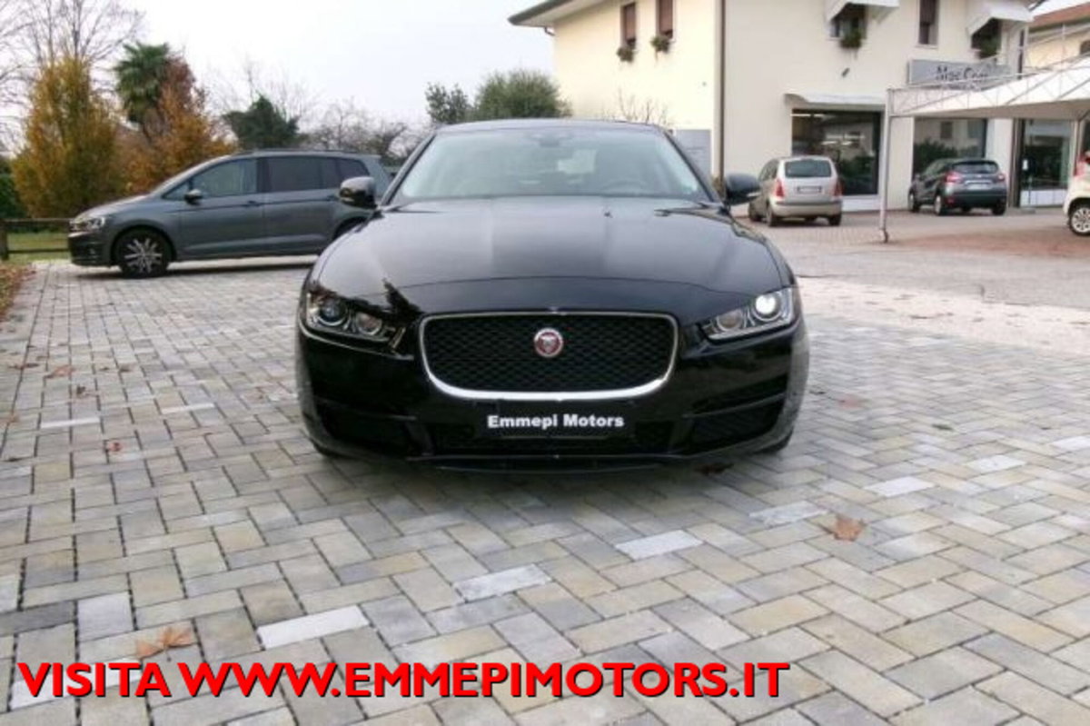 Jaguar XE 2.0 D 180 CV aut. Prestige (2)