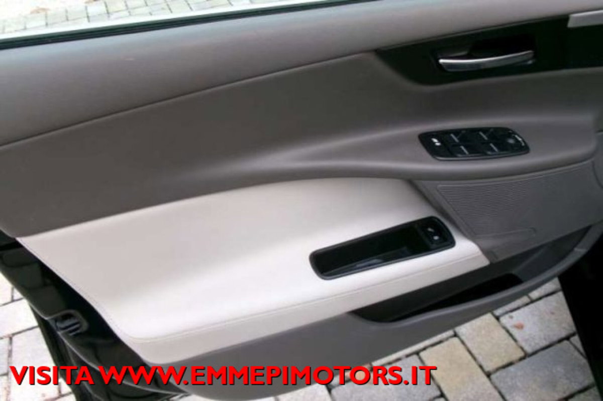 Jaguar XE 2.0 D 180 CV aut. Prestige (9)