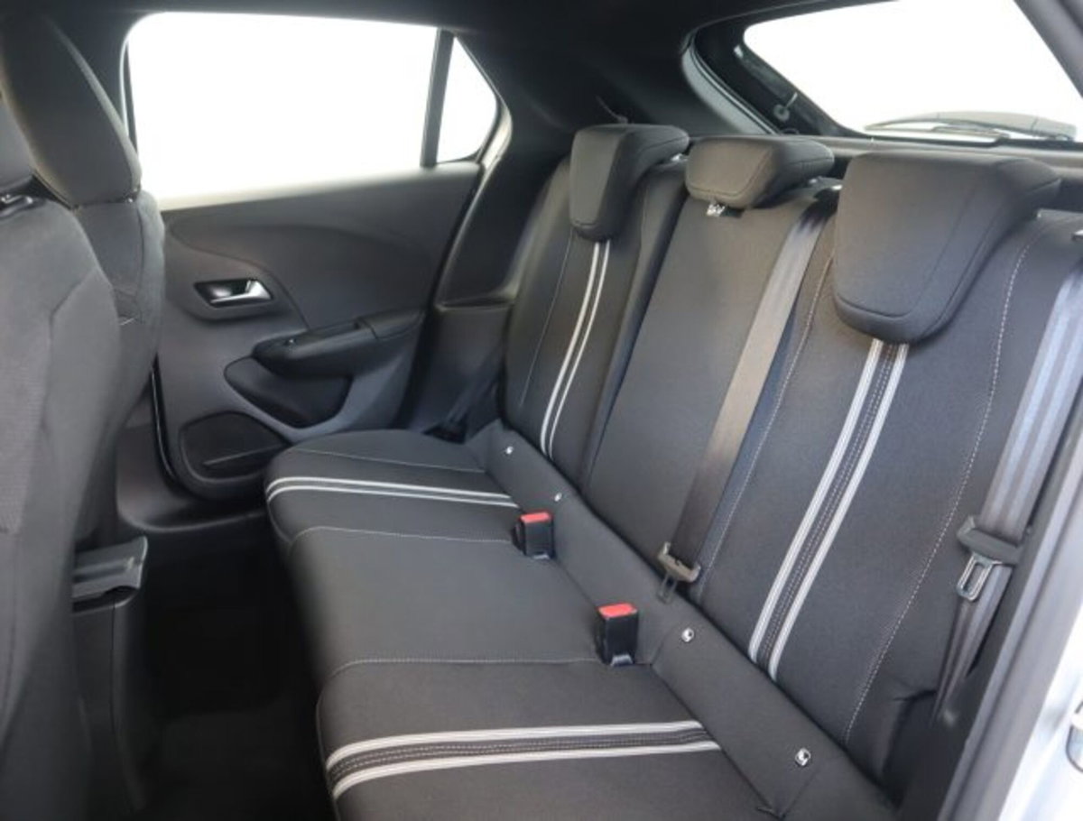 Opel Corsa 1.2 hybrid GS 100cv dct6 (10)