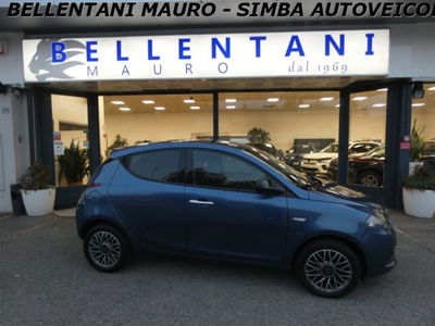 lancia ypsilon 1.2 69 cv 5 porte gpl ecochic gold