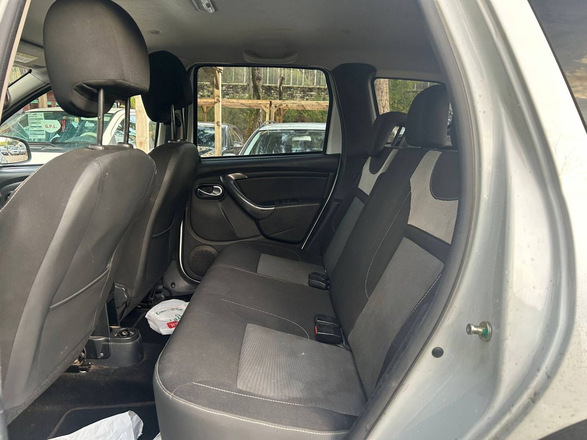 Dacia Duster 1.5 dCi 110 CV S&S 4x4 Serie Speciale Brave (10)