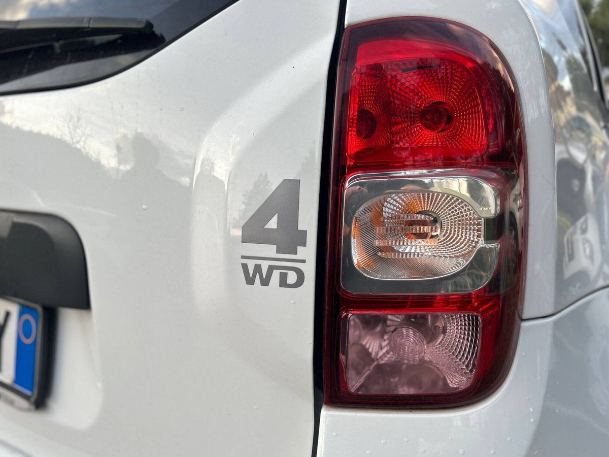 Dacia Duster 1.5 dCi 110 CV S&S 4x4 Serie Speciale Brave (9)