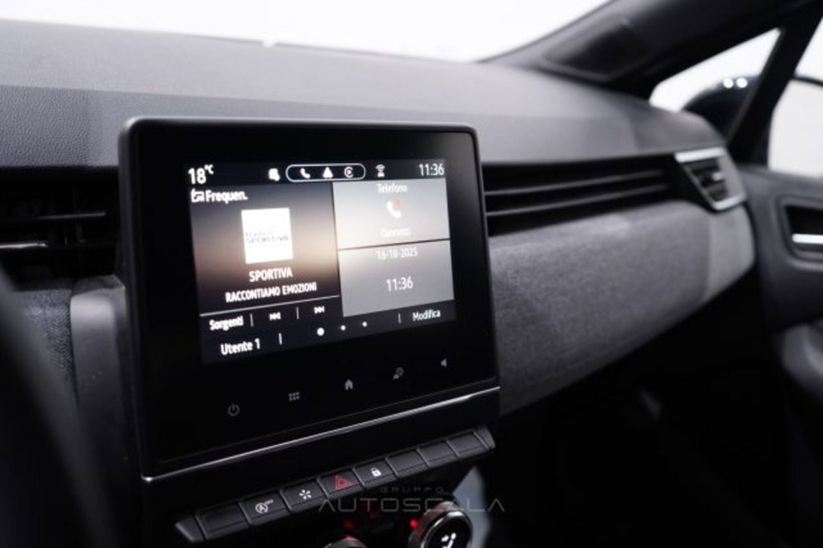 Renault Clio TCe 90 CV 5 porte Techno (15)