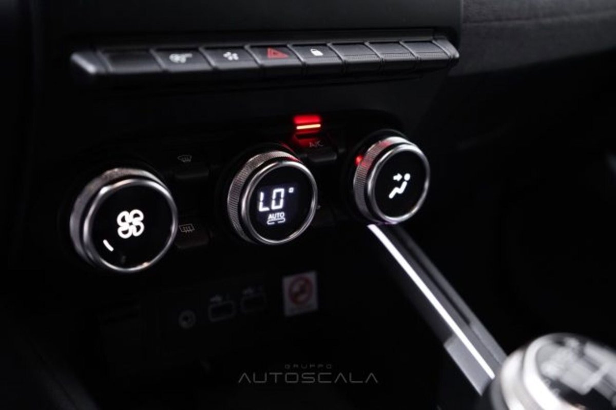 Renault Clio TCe 90 CV 5 porte Techno (17)