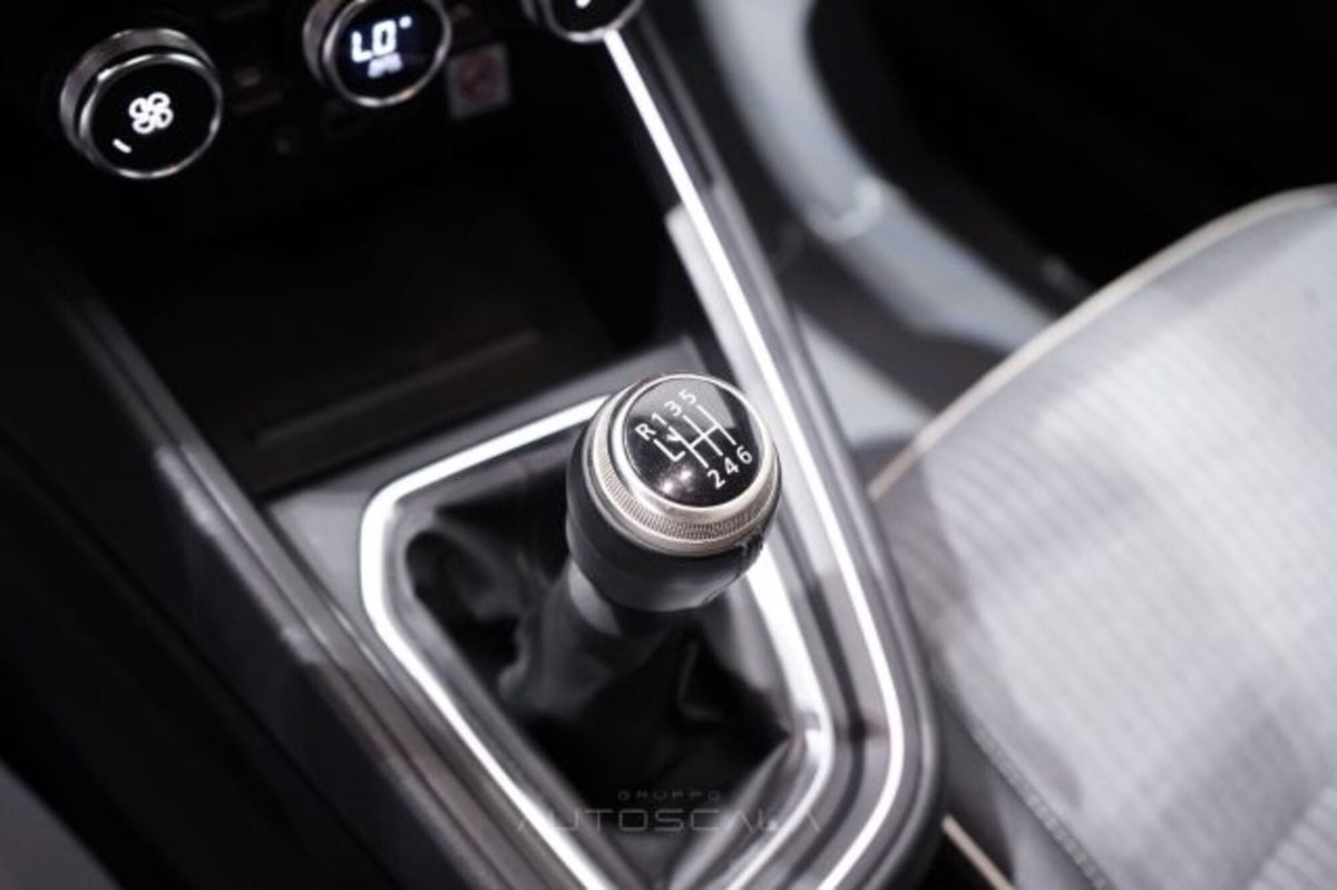 Renault Clio TCe 90 CV 5 porte Techno (18)