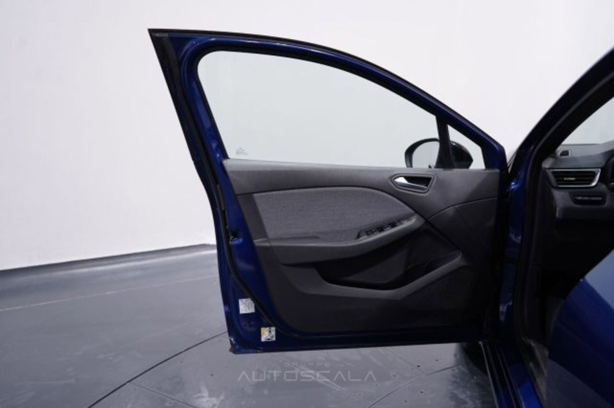Renault Clio TCe 90 CV 5 porte Techno (9)