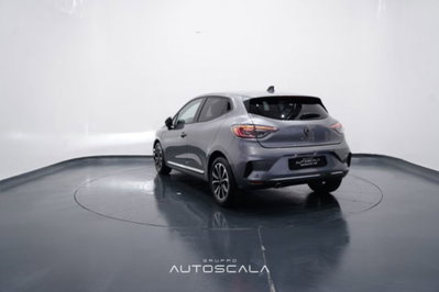 Renault Clio TCe 90 CV 5 porte Techno (4)