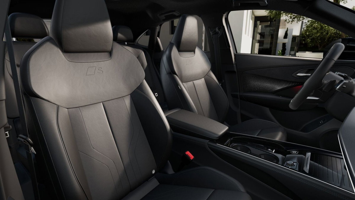 Audi Q3 Sportback 40 2.0 tfsi Identity Black quattro s-tronic (4)