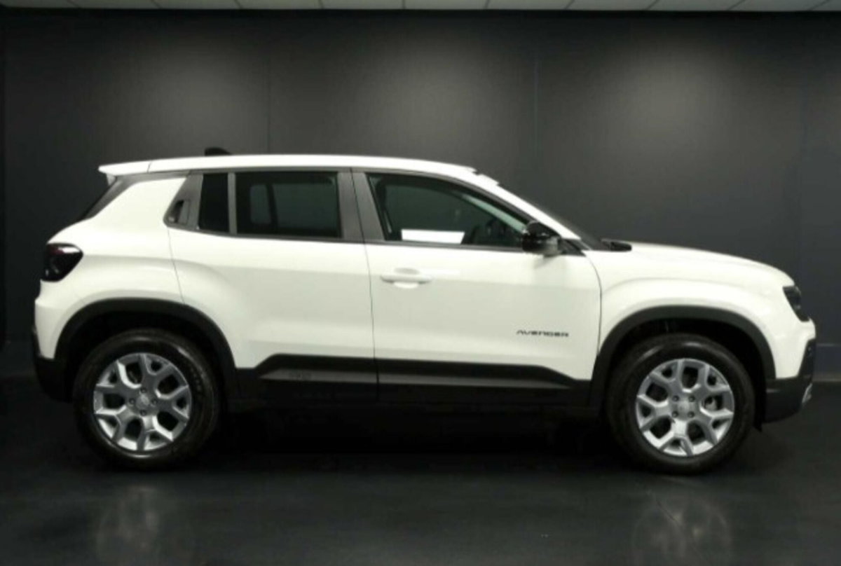 Jeep Avenger 1.2 turbo Altitude fwd 100cv (4)