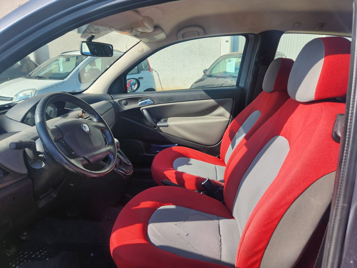 Lancia Ypsilon 1.2 Platino (5)