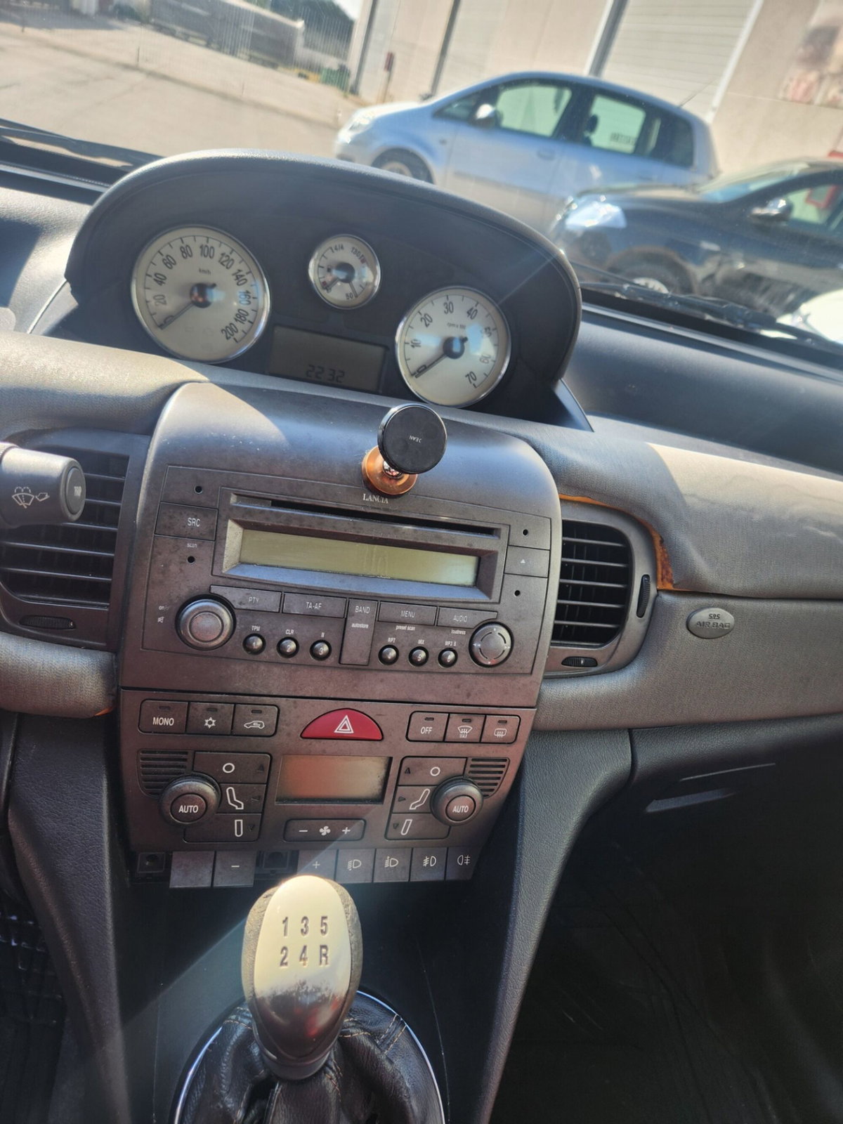 Lancia Ypsilon 1.2 Platino (6)