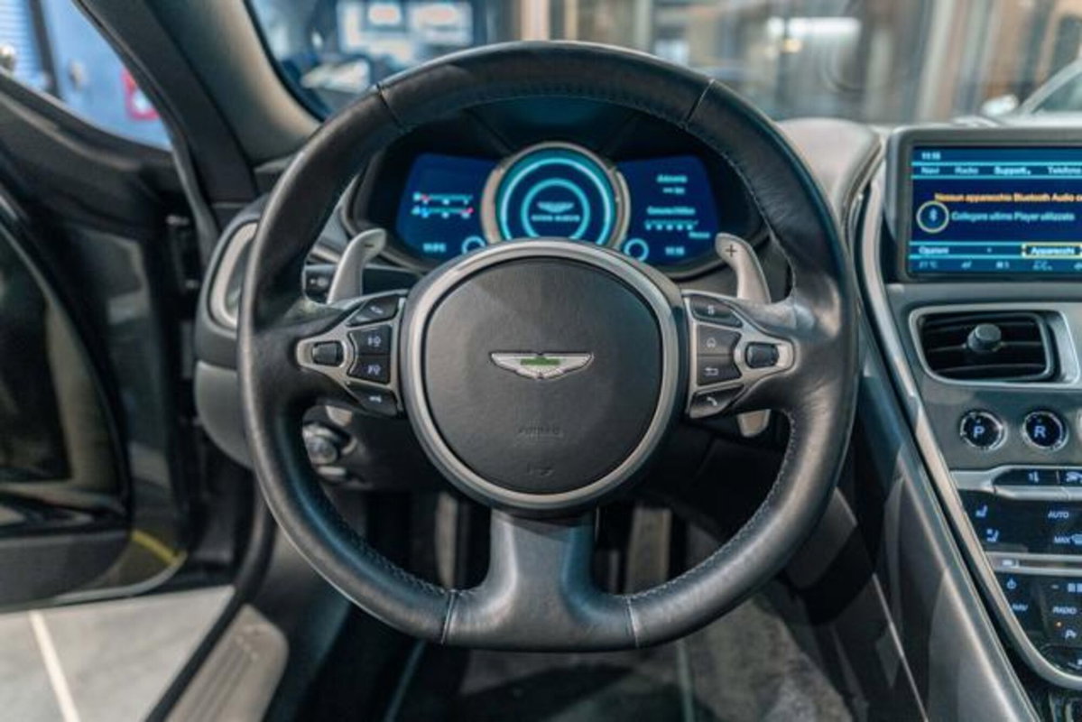 Aston Martin DB11 DB11 V12 AMR Coupé (11)