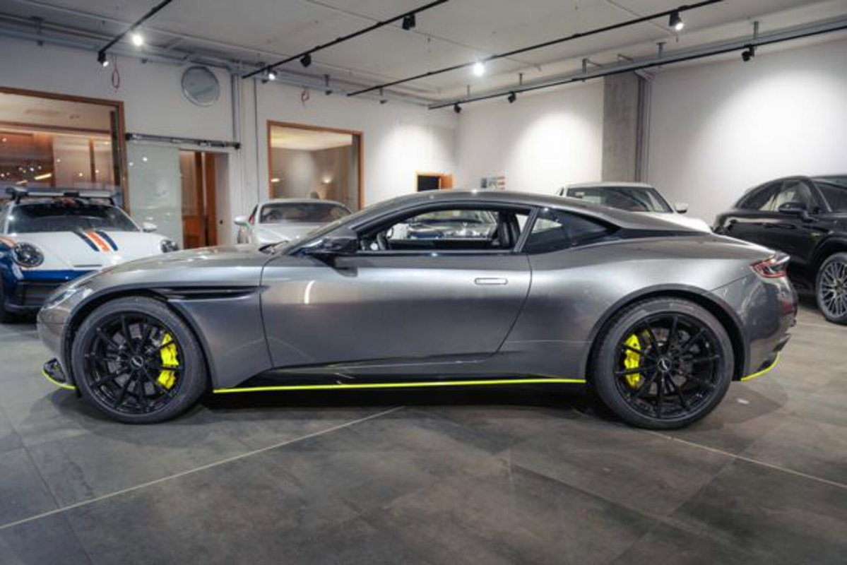 Aston Martin DB11 DB11 V12 AMR Coupé (4)