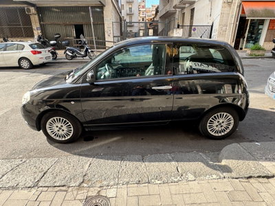 Lancia Ypsilon 1.2 69 CV 5 porte GPL Ecochic Silver (6)