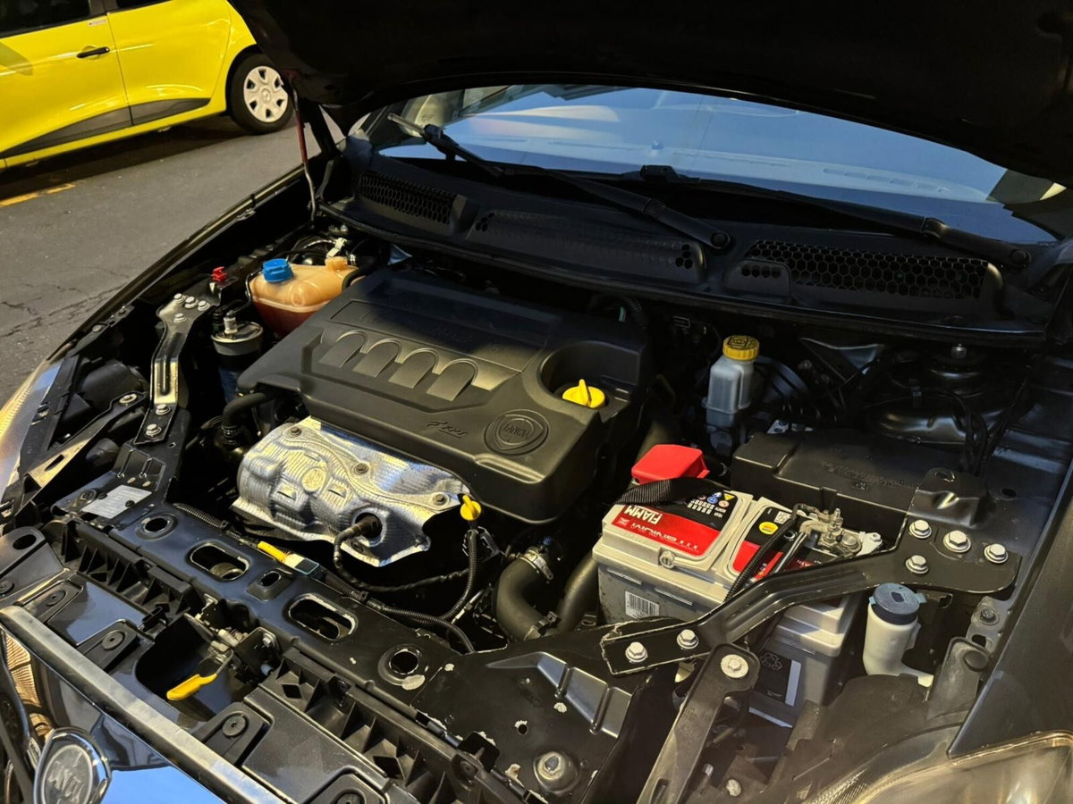 Lancia Delta 1.6 MJT DPF Platino (14)