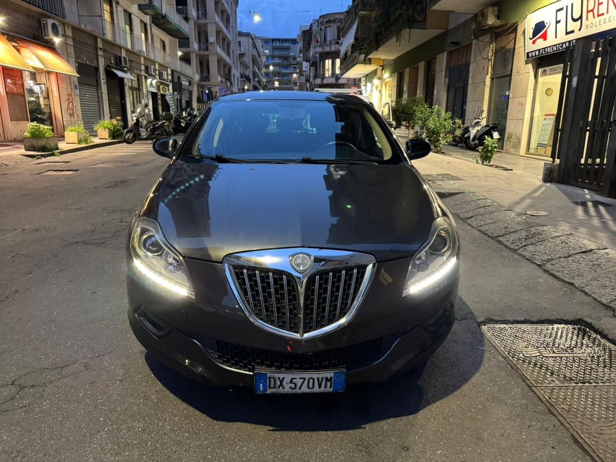 Lancia Delta 1.6 MJT DPF Platino (2)