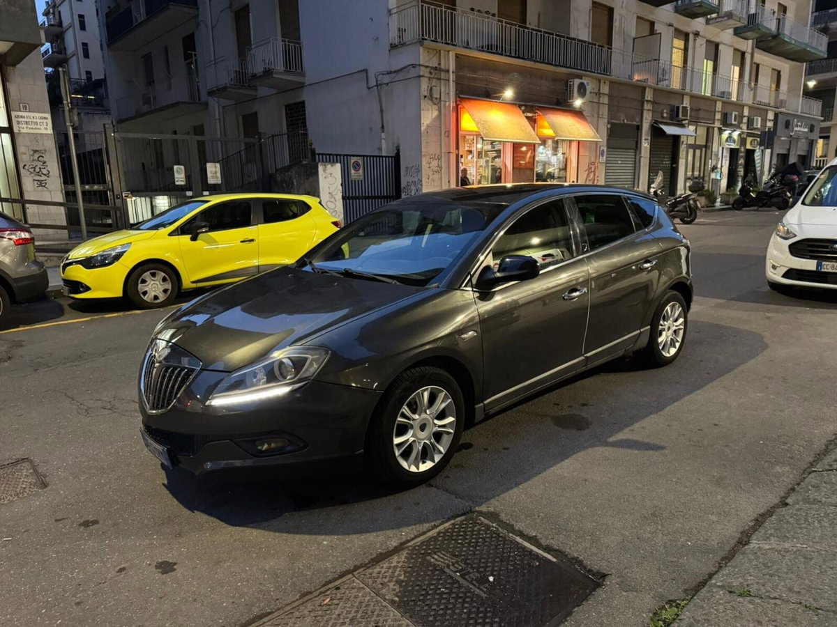 Lancia Delta 1.6 MJT DPF Platino (4)