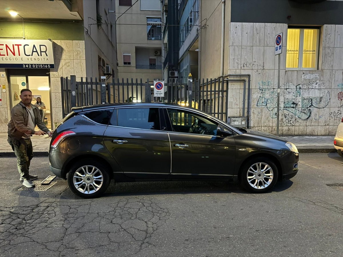 Lancia Delta 1.6 MJT DPF Platino (6)