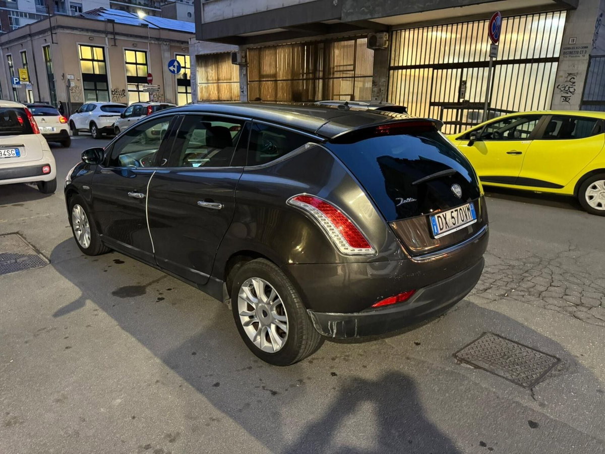 Lancia Delta 1.6 MJT DPF Platino (9)