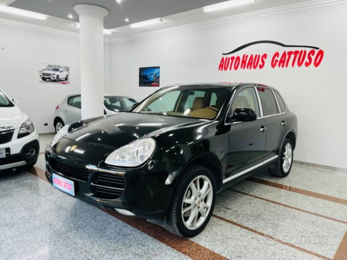 Porsche Cayenne 4.5 cat S (2)