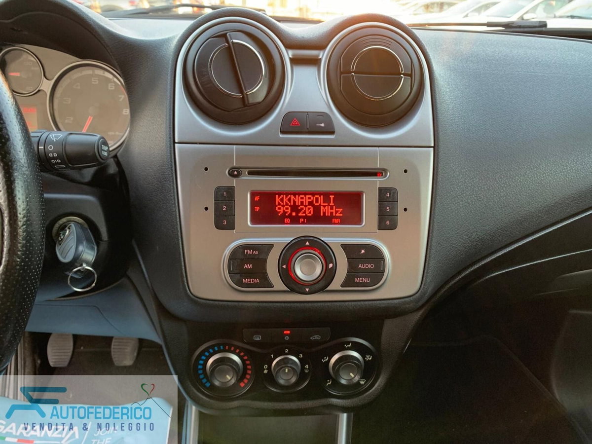 Alfa Romeo MiTo 1.4 78 CV Distinctive Sport Pack (17)