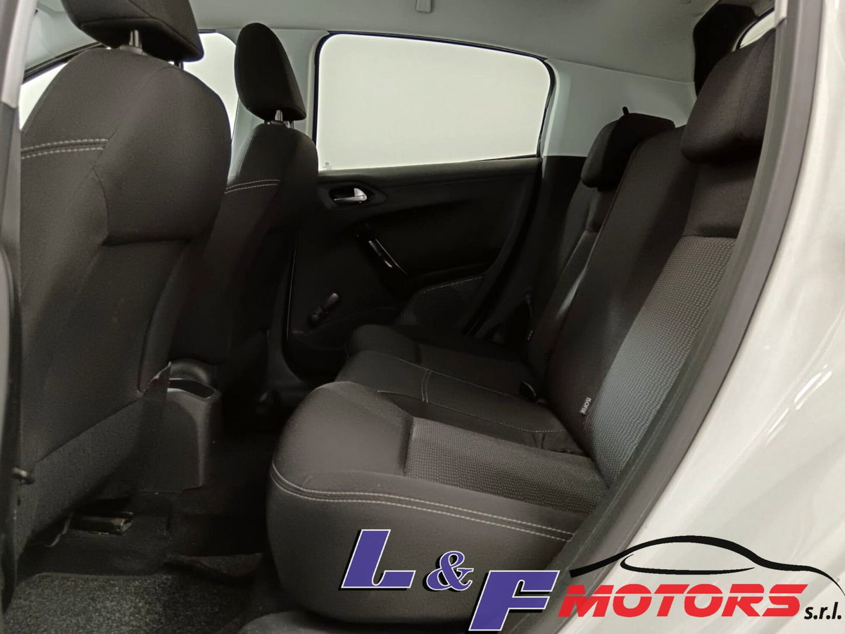 Peugeot 208 100 S&S 5p. Mix (17)