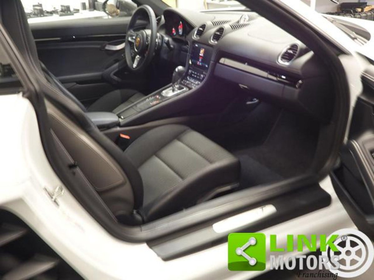 Porsche 718 Cayman  Cayman 2.0 T (18)