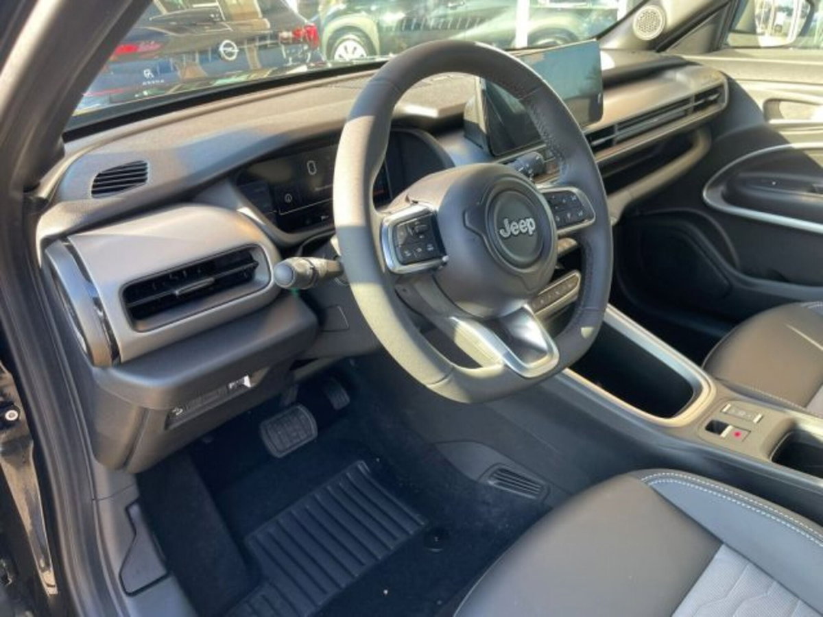 Jeep Avenger 1.2 turbo e-hybrid mhev Upland 4xe 145cv edct6 (12)