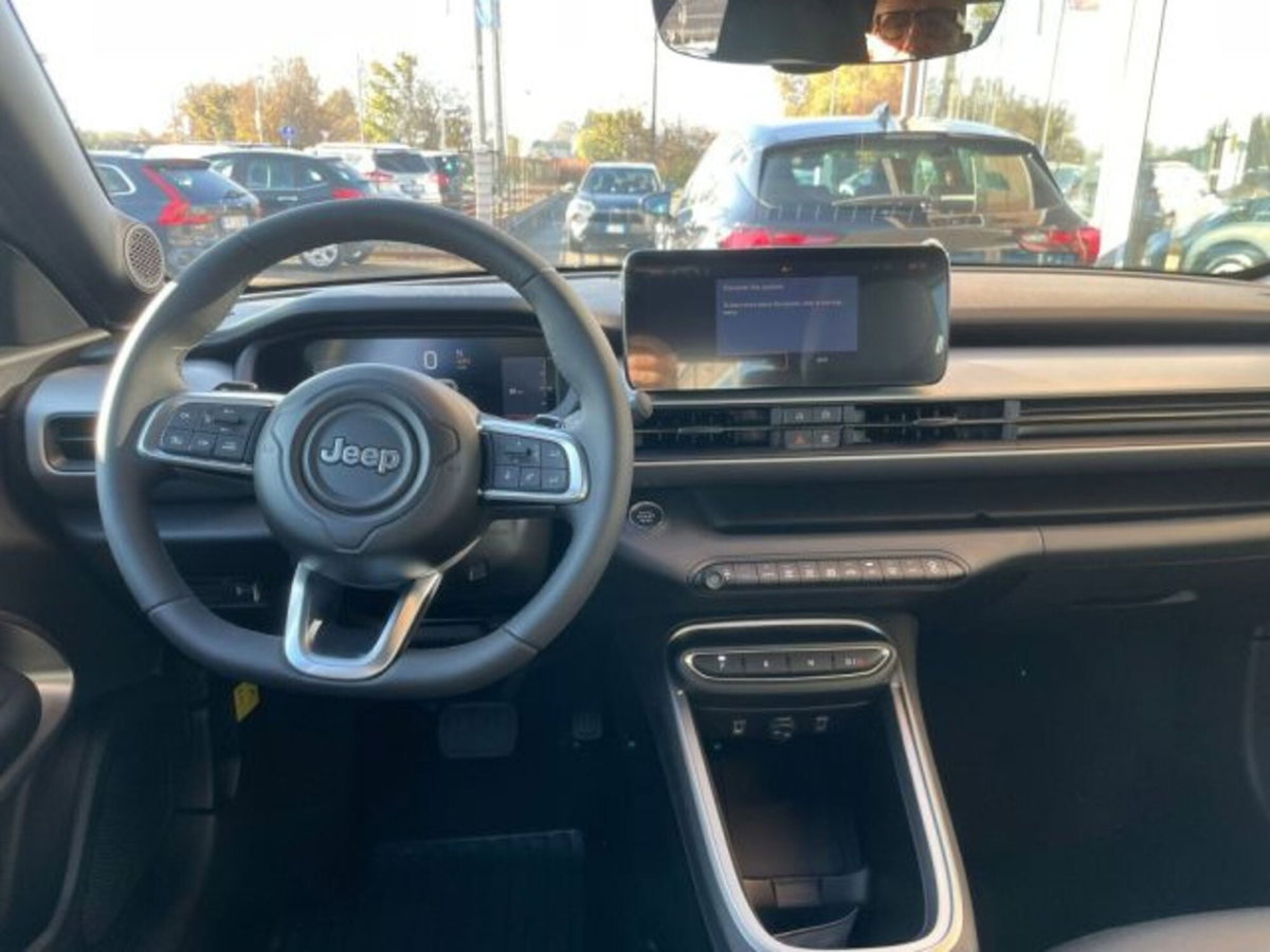Jeep Avenger 1.2 turbo e-hybrid mhev Upland 4xe 145cv edct6 (9)