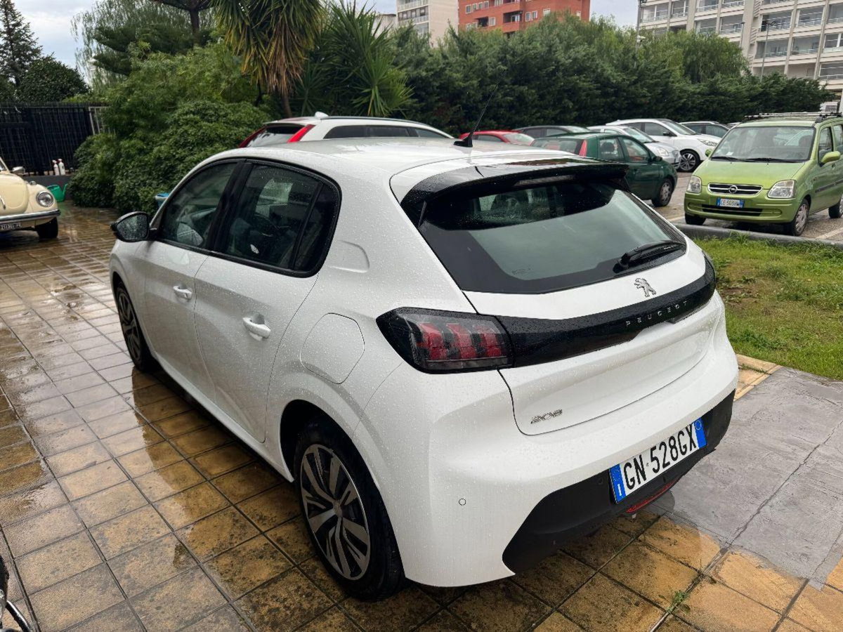 Peugeot 208 BlueHDi 100 Stop&Start 5 porte GT (2)