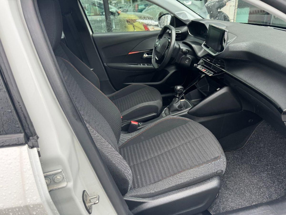 Peugeot 208 BlueHDi 100 Stop&Start 5 porte GT (3)